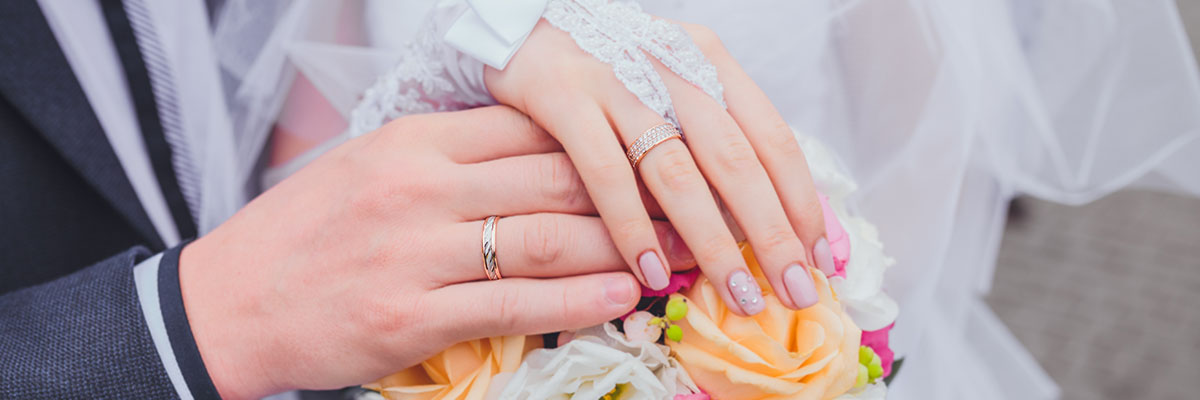 7 Trending Wedding Bands to Watch for This Winter